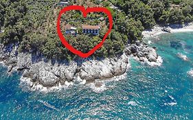 Katerina Fotopoulos Rooms & Apartments - Papanero Com